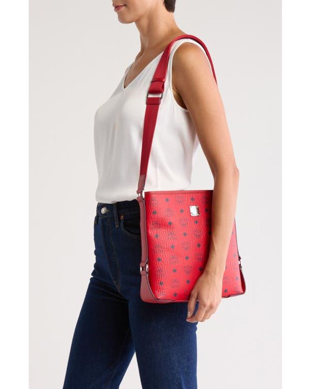 MCM ロゴ　ブラウス　レッド　赤 MCM Monogram Leather Crossbody Bag in Red | Lyst