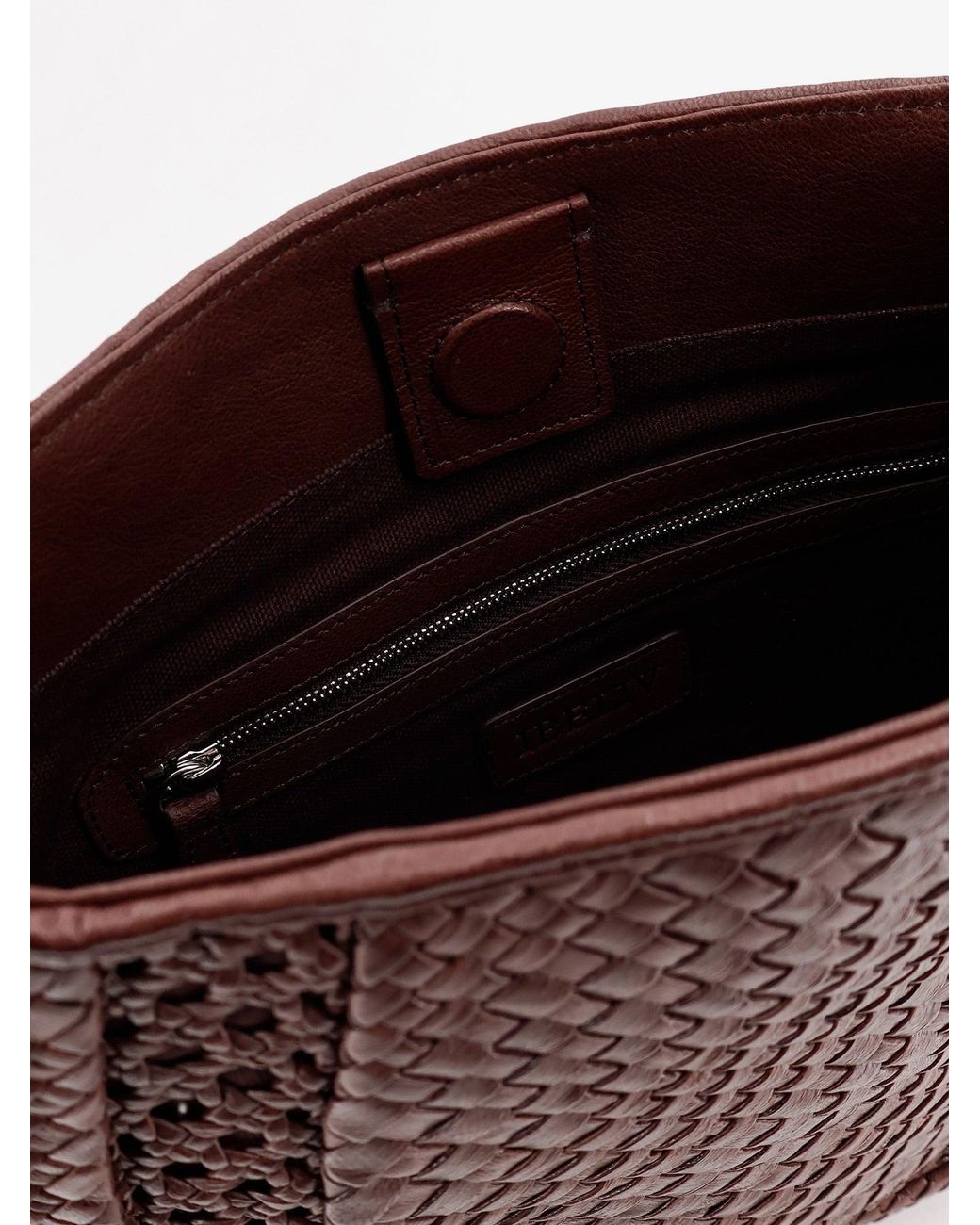 IBELIV Brown Lamia Vegetable-Tanned Leather Shoulder Bag With A Woven Pattern