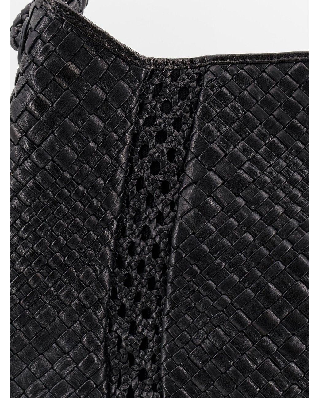 IBELIV Black Lamia Vegetable Leather Shoulder Bag With Woven Pattern