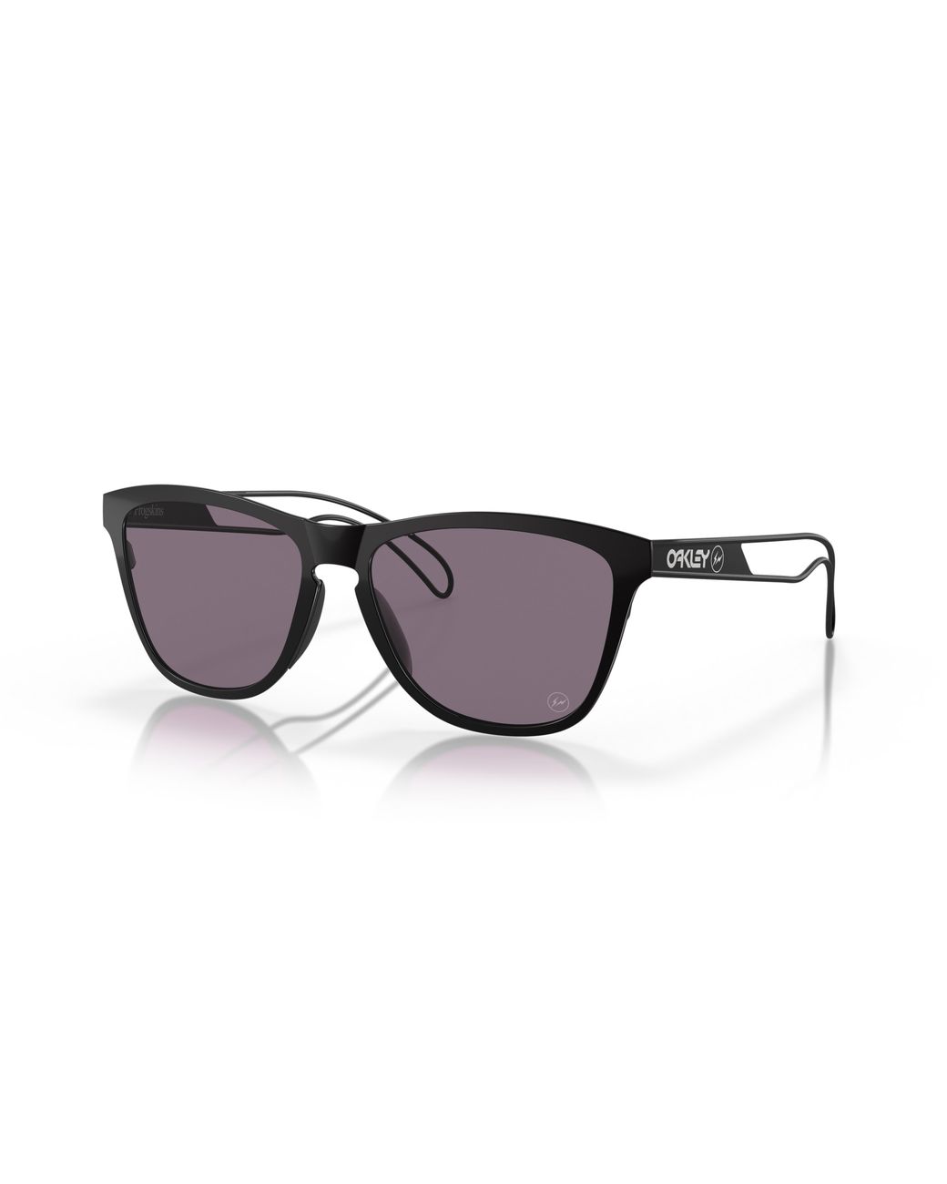 Oakley X Fragment - Frogskinstm Titanium Sunglasses in Grey for