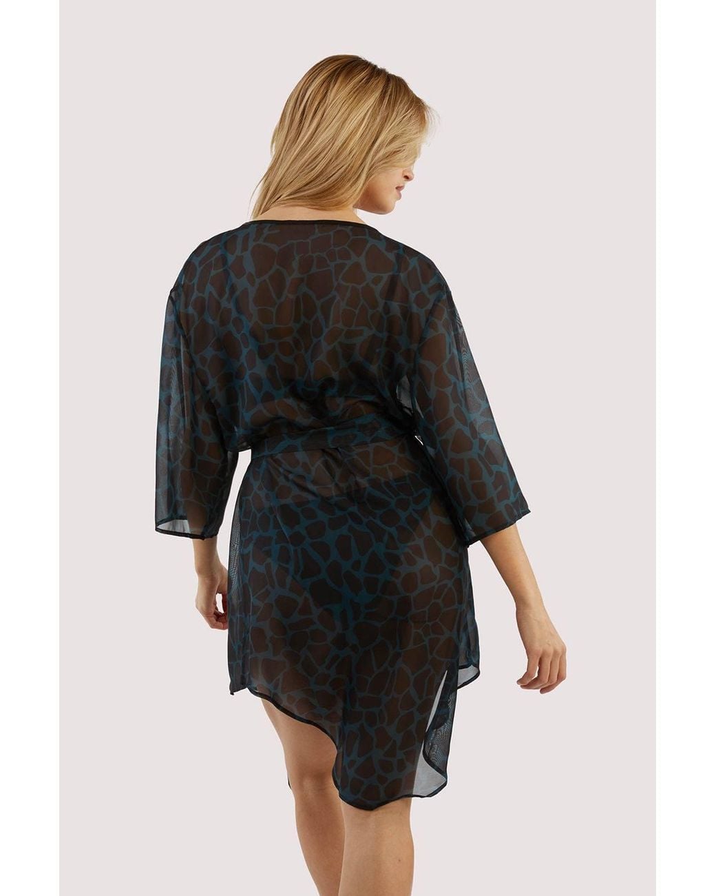 Wolf & Whistle Black Khaki Giraffe Beach Kimono