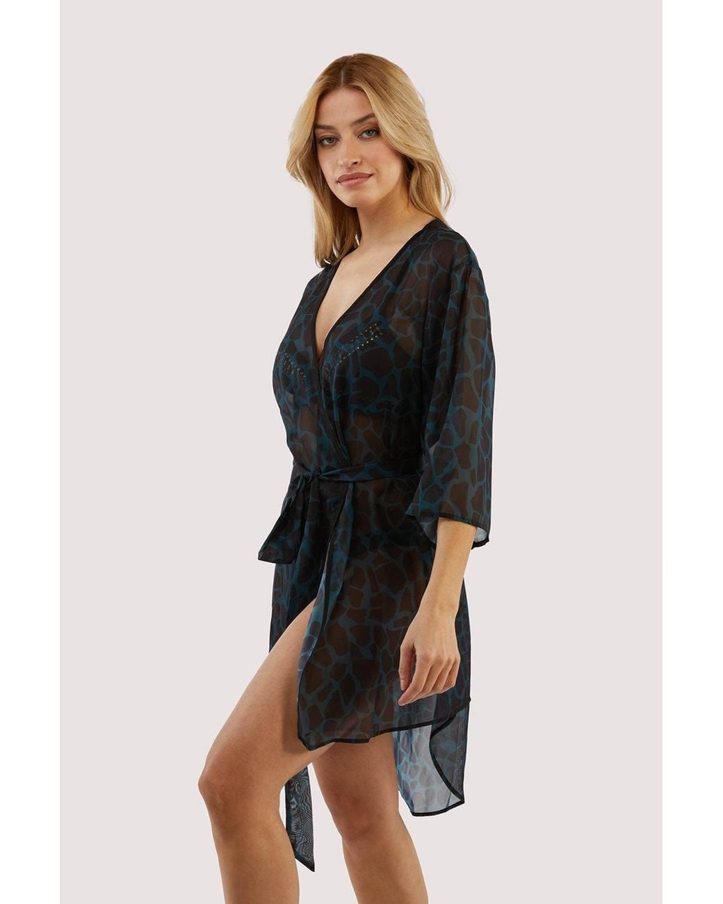 Wolf & Whistle Black Khaki Giraffe Beach Kimono