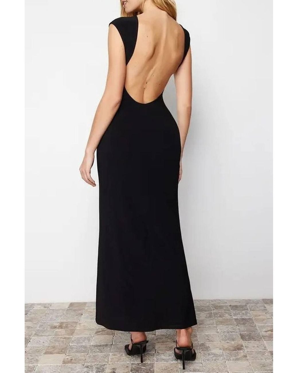 WOVCOR Black Sleeveless Contour Fit Maxi Dress W/ Clean Silhouette
