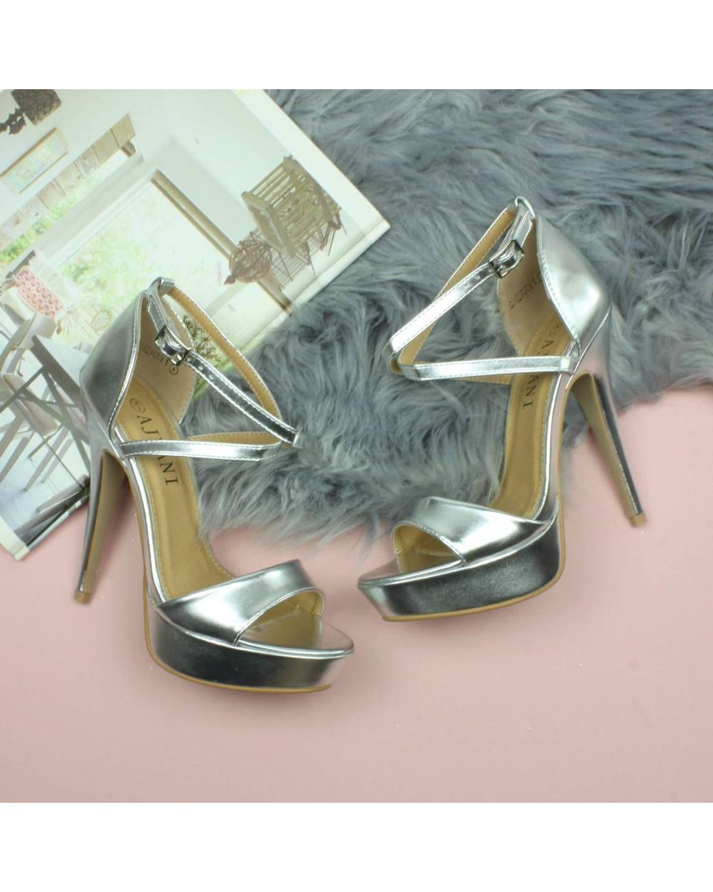 AJVANI Metallic High Heel Crossed Straps Platform Sandals
