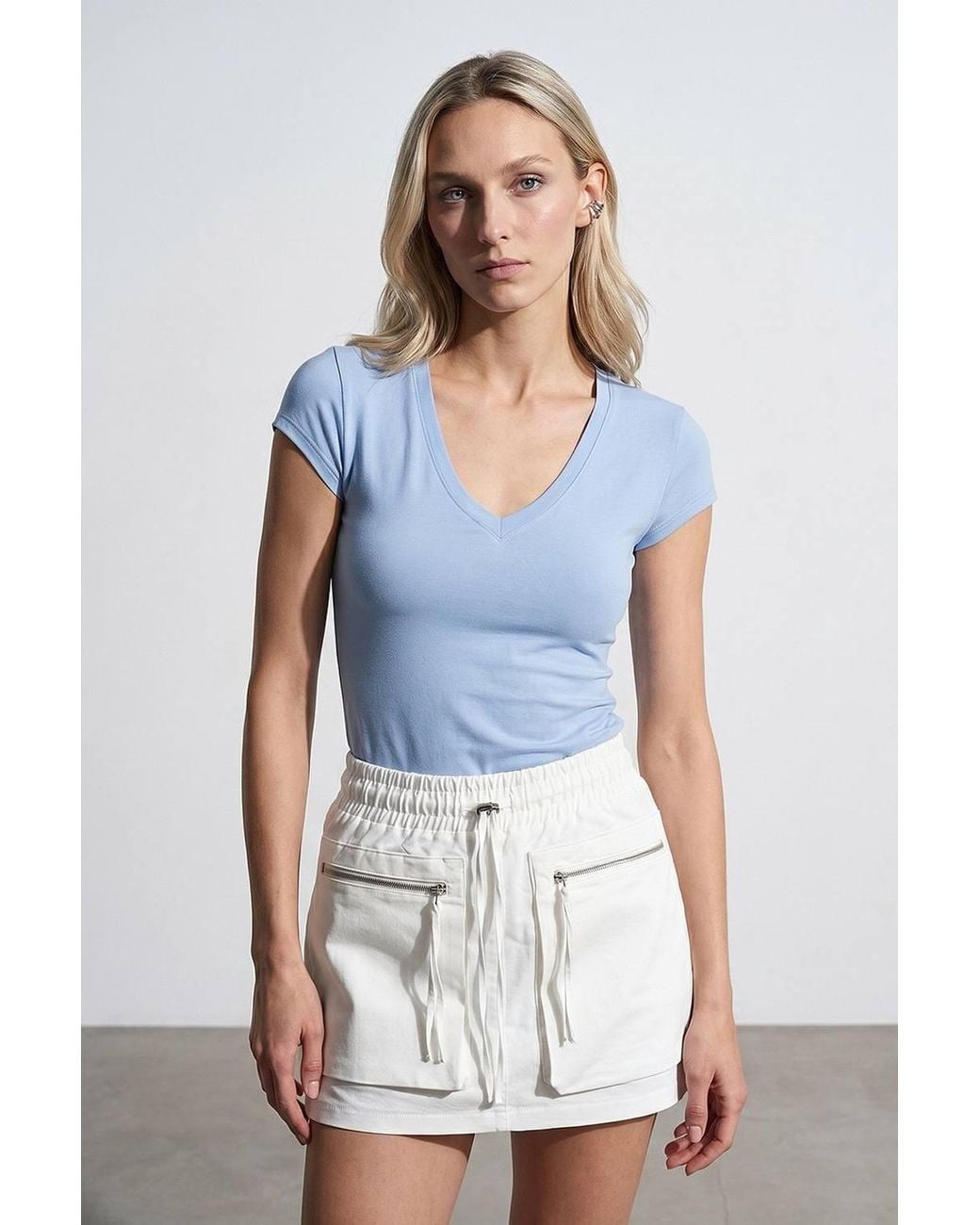 Dilvin White Slim Fit V-Neck Jersey Blouse