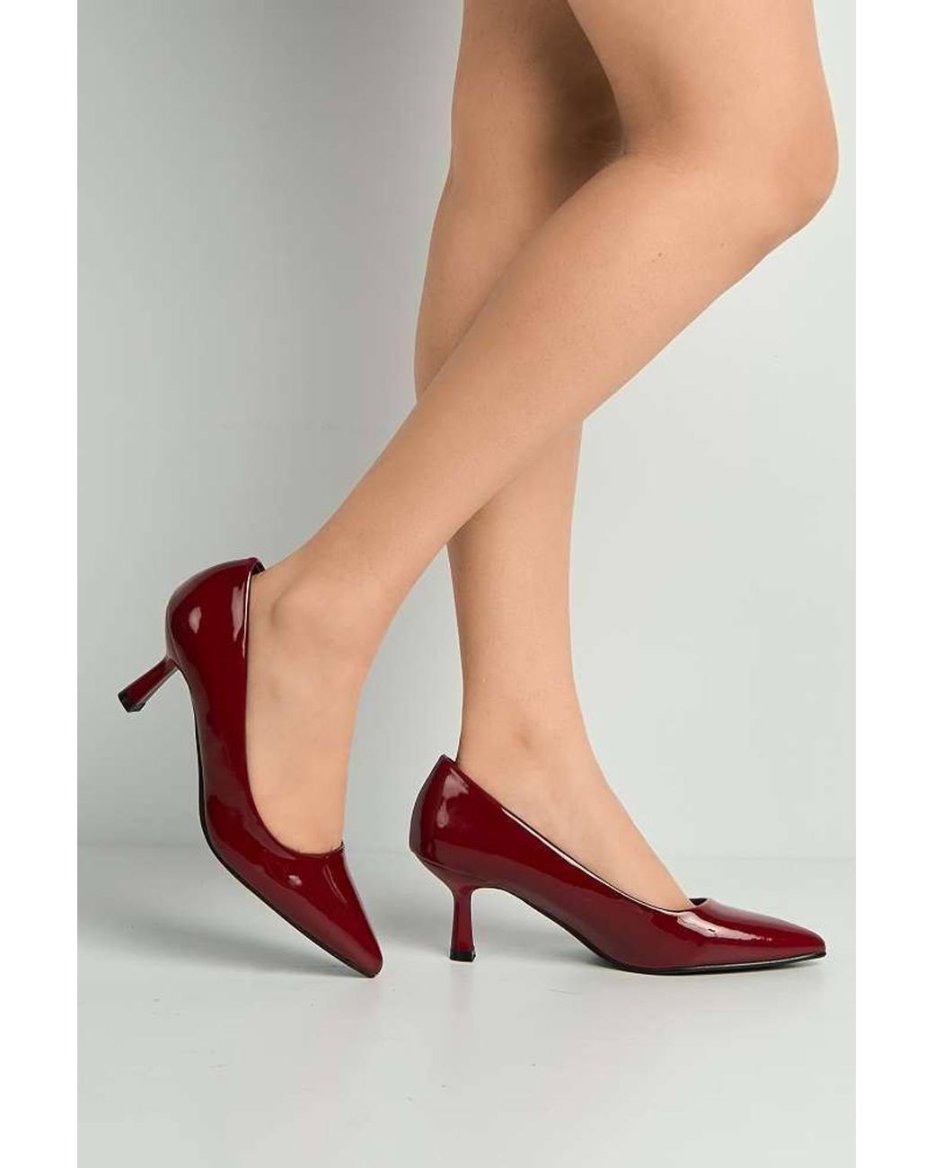 Miss Diva White Aranea Pointed Toe Court Shoes