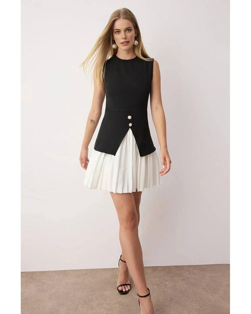 WOVCOR Multicolor Pleated Contrast Hem Sleeveless Mini Dress