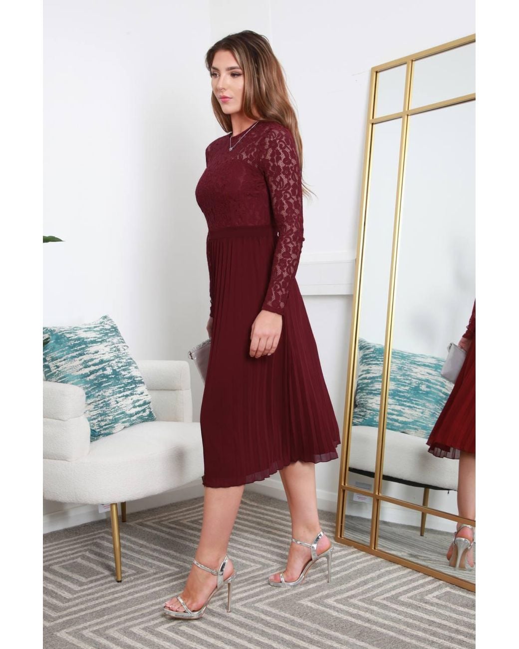 Double Second Red Long Sleeve Lace Pleated Dress