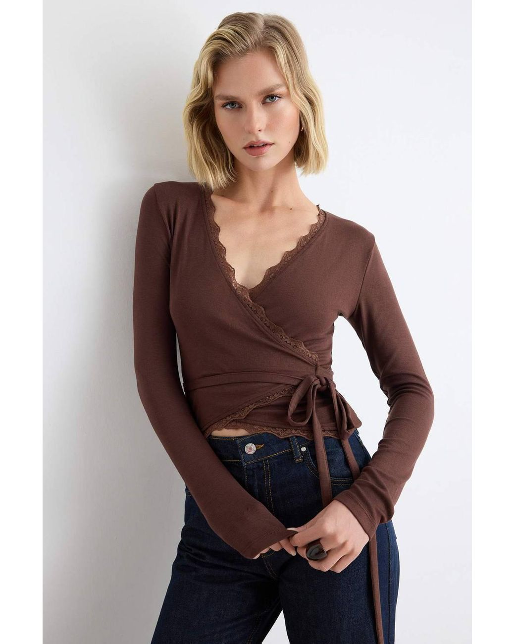 WOVCOR Red Fitted Wrap Neckline Long Sleeve Lace Detail Crop Blouse