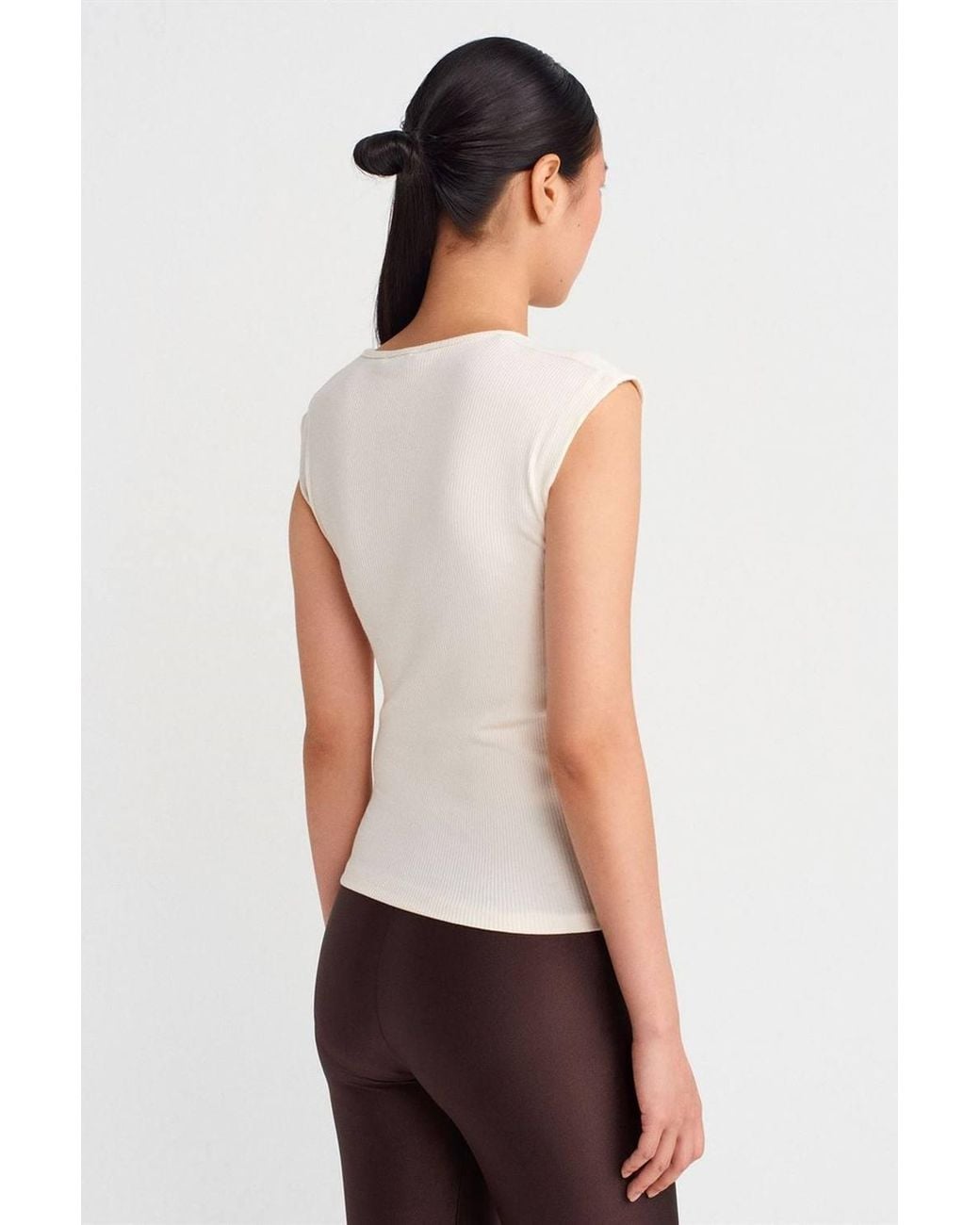 Dilvin White Sleeveless Ribbed Button-Front Blouse