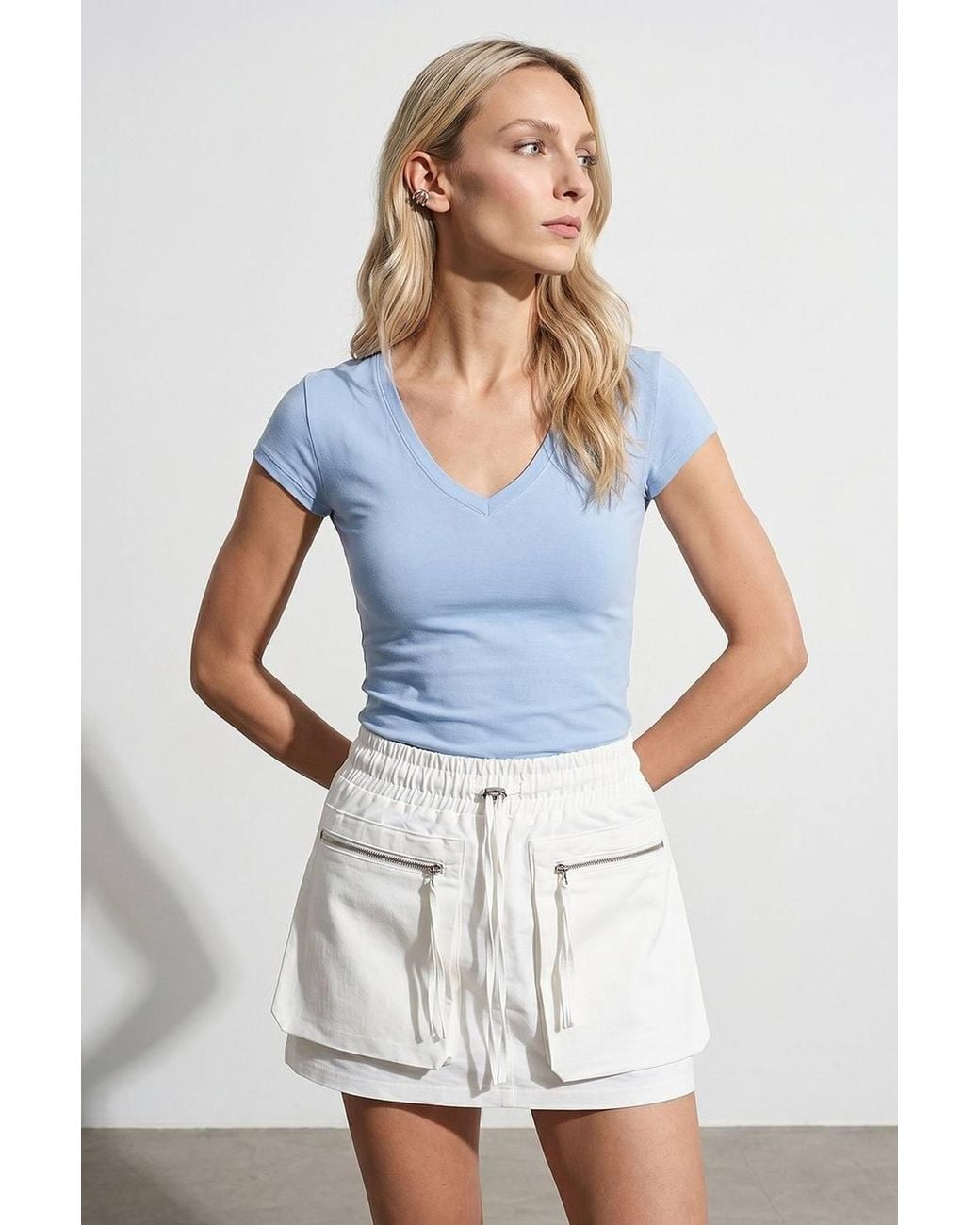 Dilvin White Slim Fit V-Neck Jersey Blouse