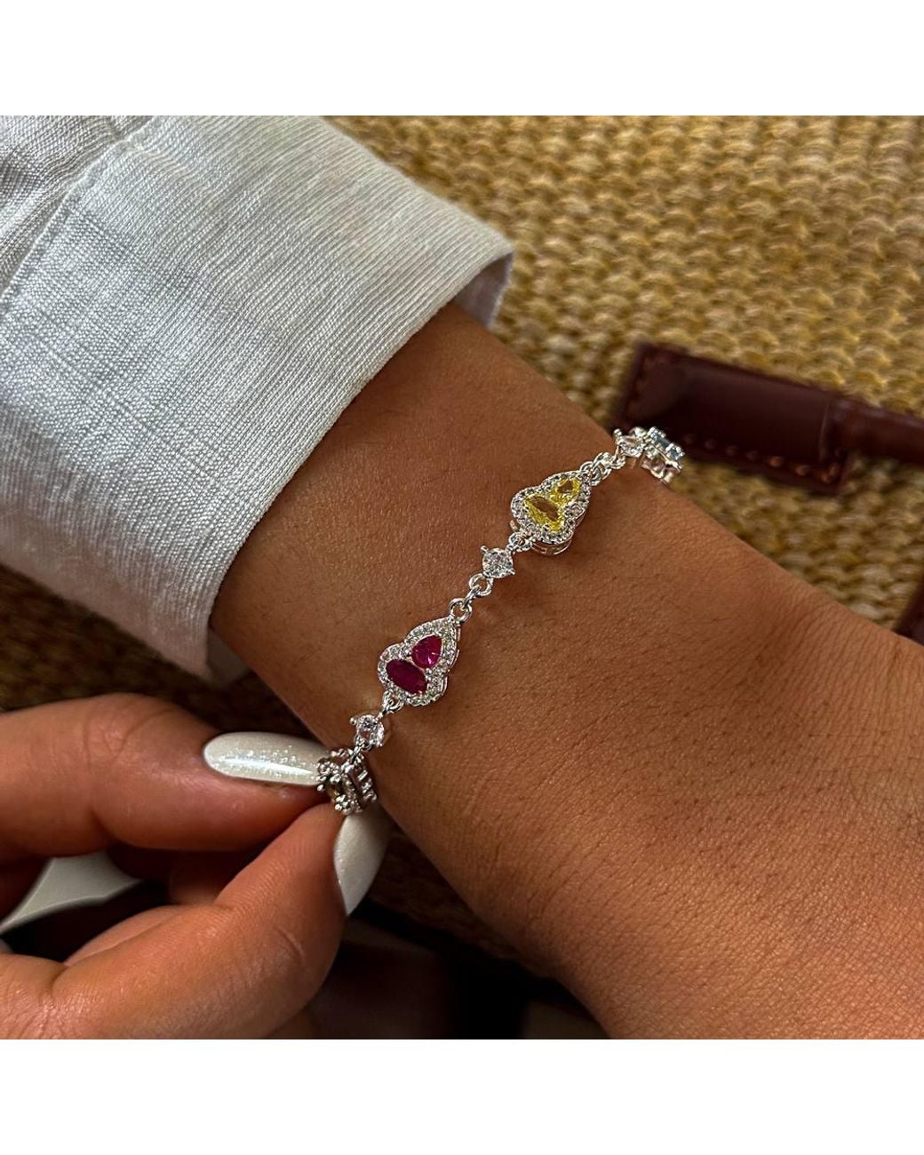 Peach Accessories Black Crystal Heart Bracelet