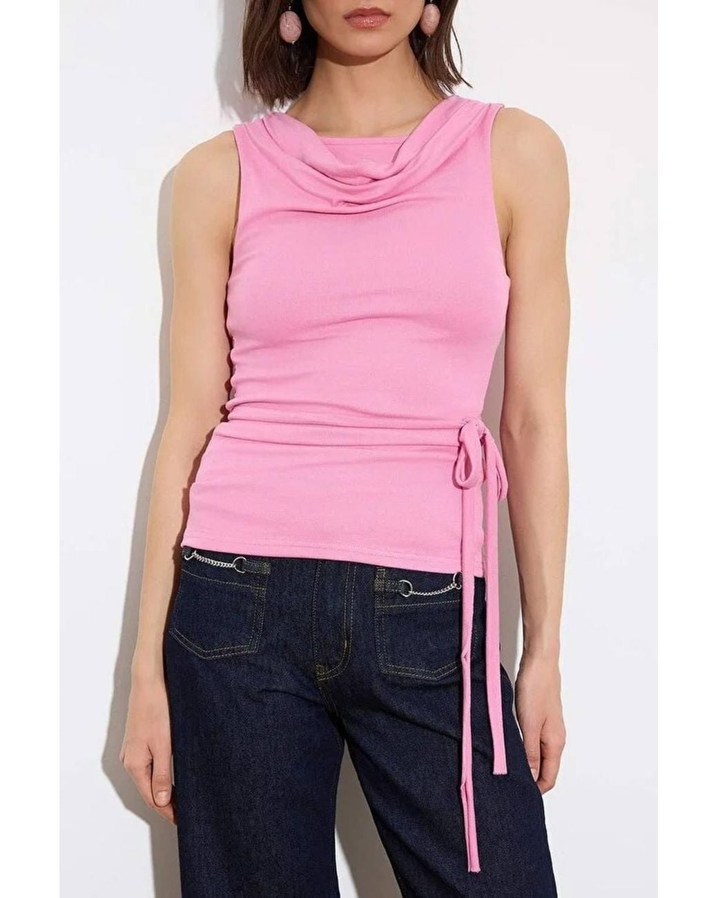 WOVCOR White Fitted Degaje Neck Ruffle Detail Soft Knit Blouse