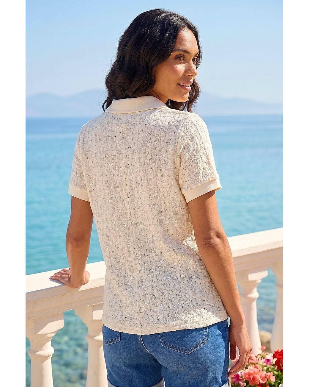 Roman Natural Textured Collar V-Neck Top