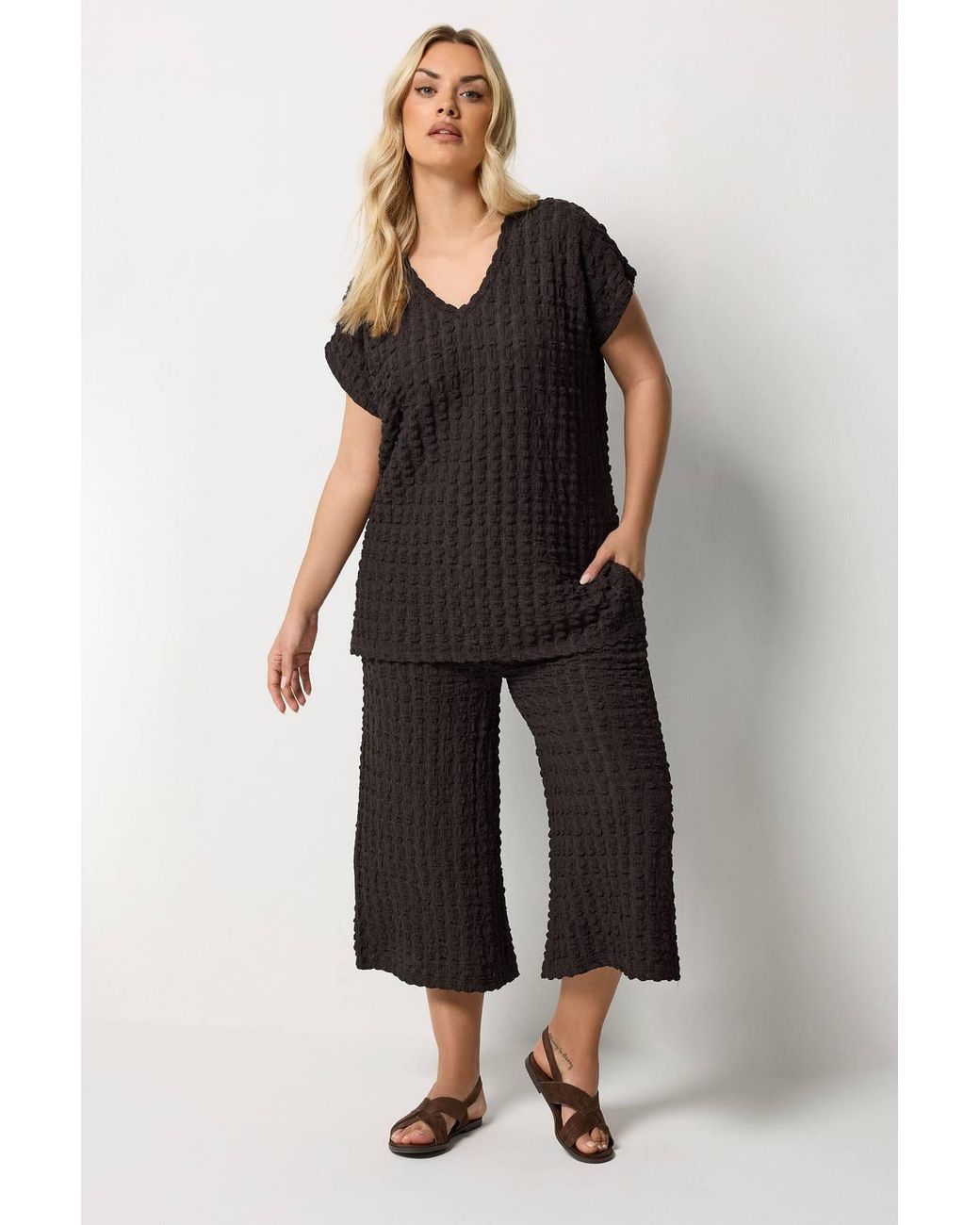Yours Black Bubble Textured Cropped Trousers