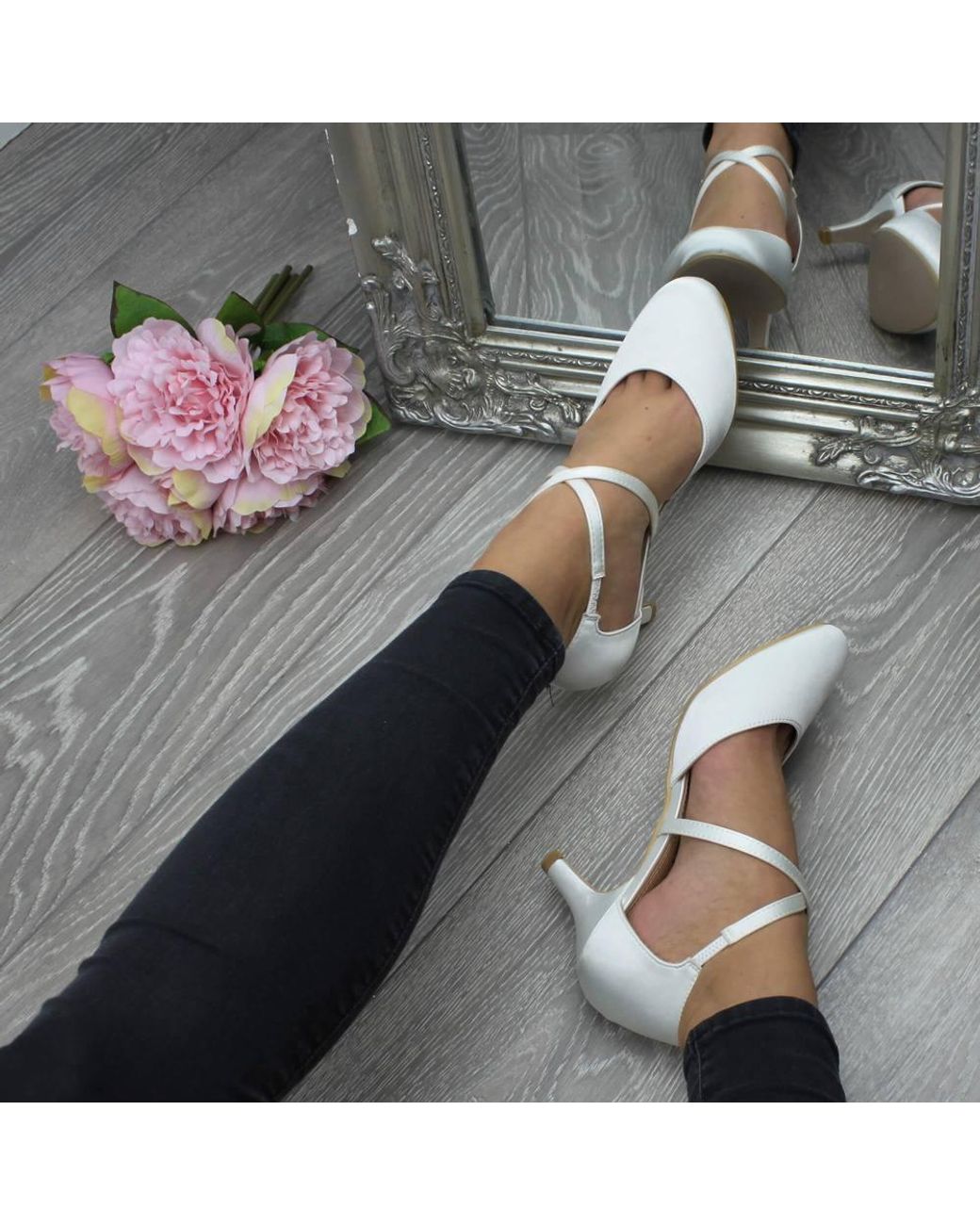 AJVANI White Mid Heel Crossed Straps Court Shoes