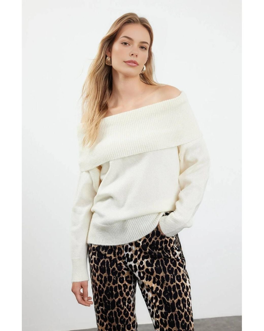 WOVCOR White Shoulder Ribbed Knit Jumper W/ Folded Neck Detail
