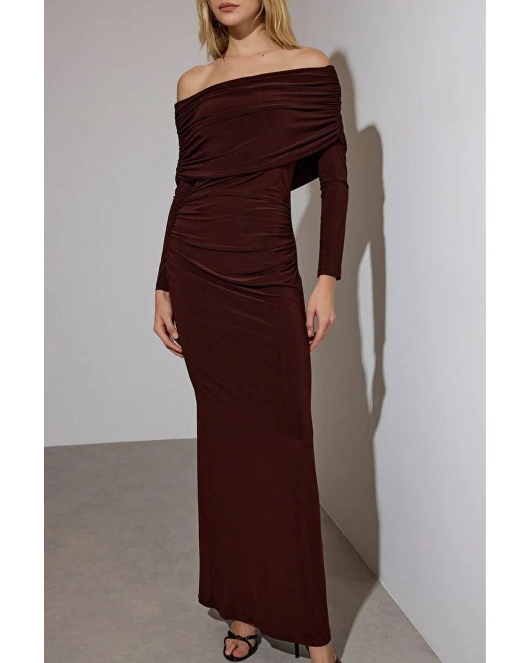 WOVCOR Brown Shoulder Ruched Maxi Knit Dress