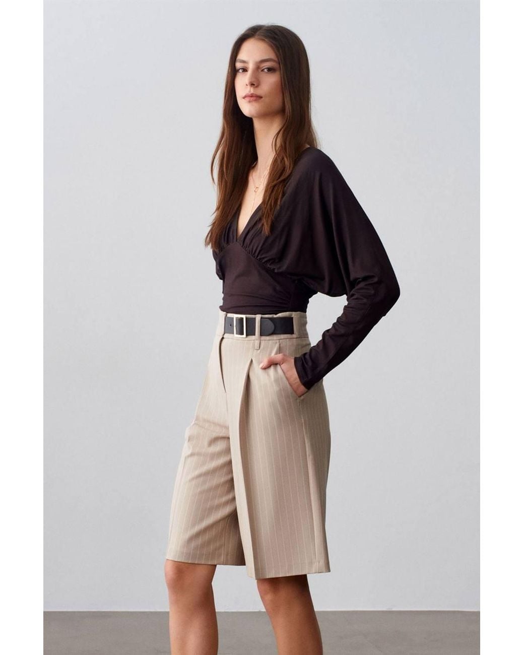 Dilvin Brown High-Waist Striped Tailored Shorts With Belt