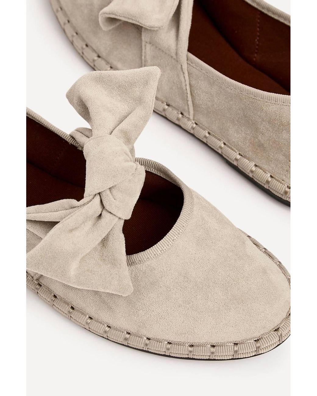 Linzi White Pout Faux Suede Pumps