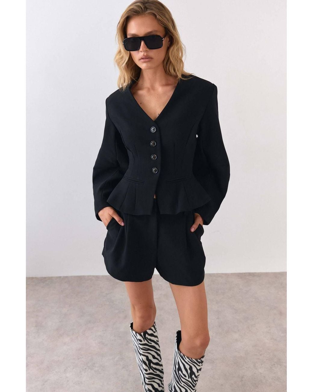Warehouse Black Tailored City Shorts