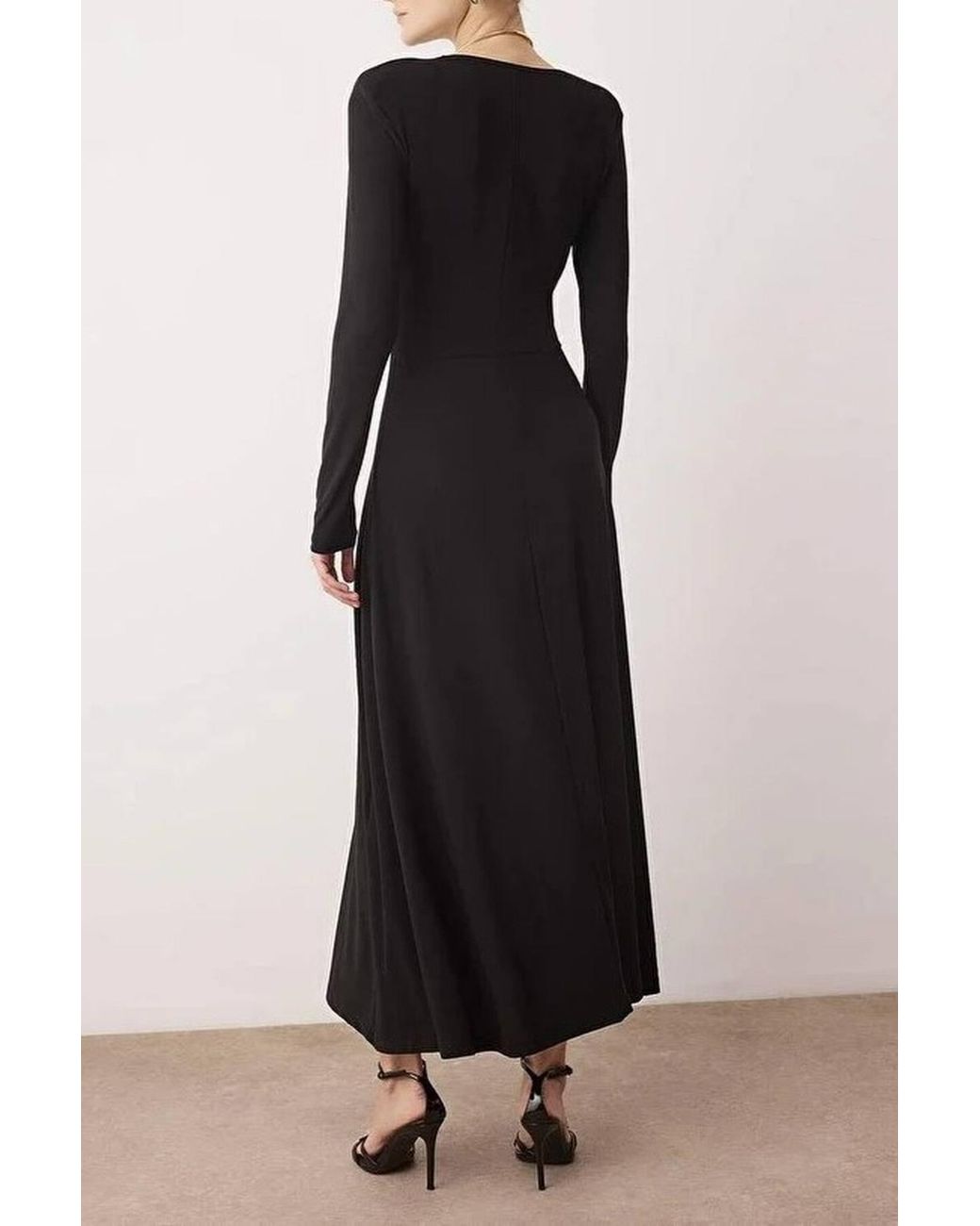 WOVCOR Black Padded V Neck Maxi Knit Dress W/ Waist Hardware Detail