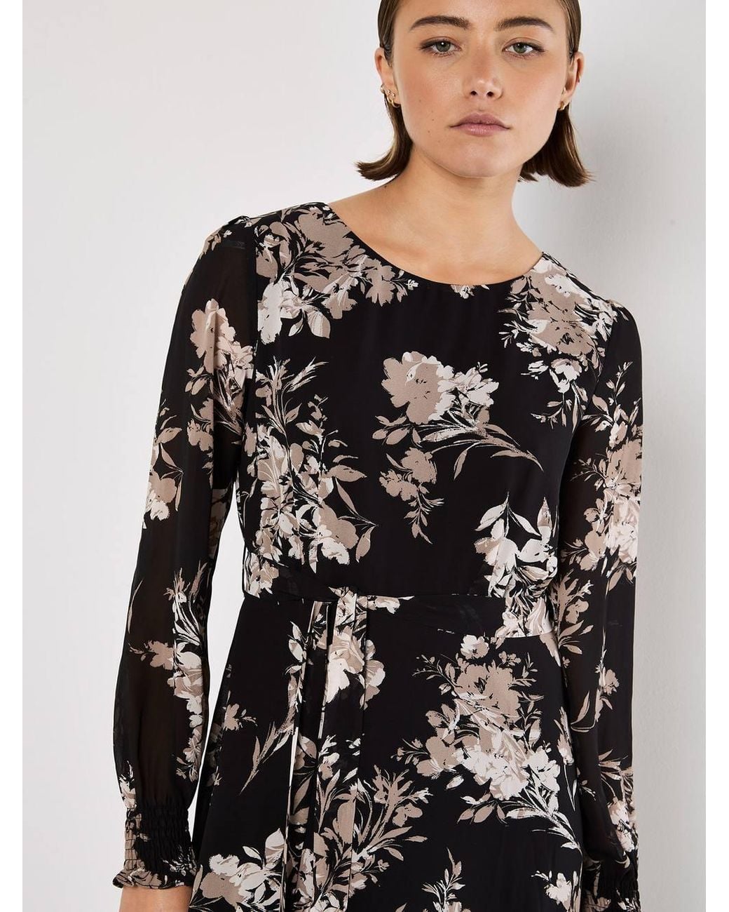 Apricot White Silhouette Floral Chiffon Midaxi Dress
