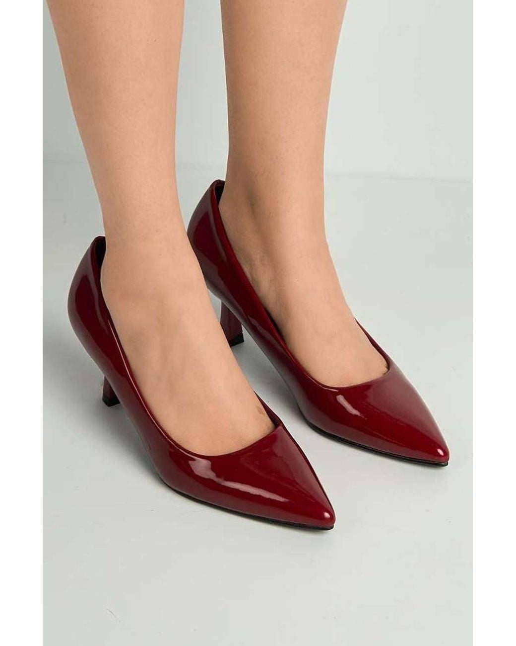 Miss Diva White Aranea Pointed Toe Court Shoes