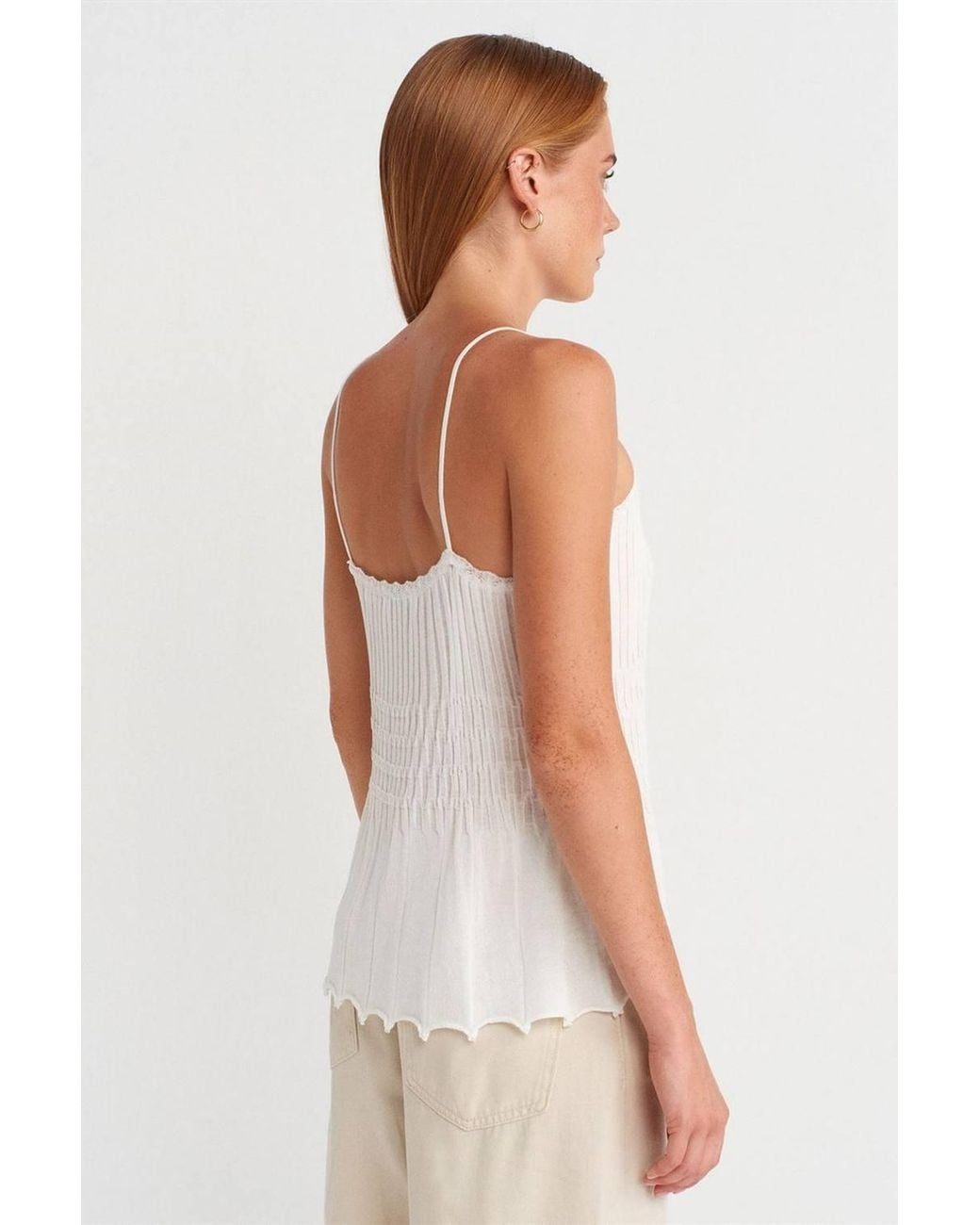 Dilvin White Ribbed Sleeveless V-Neck Blouse