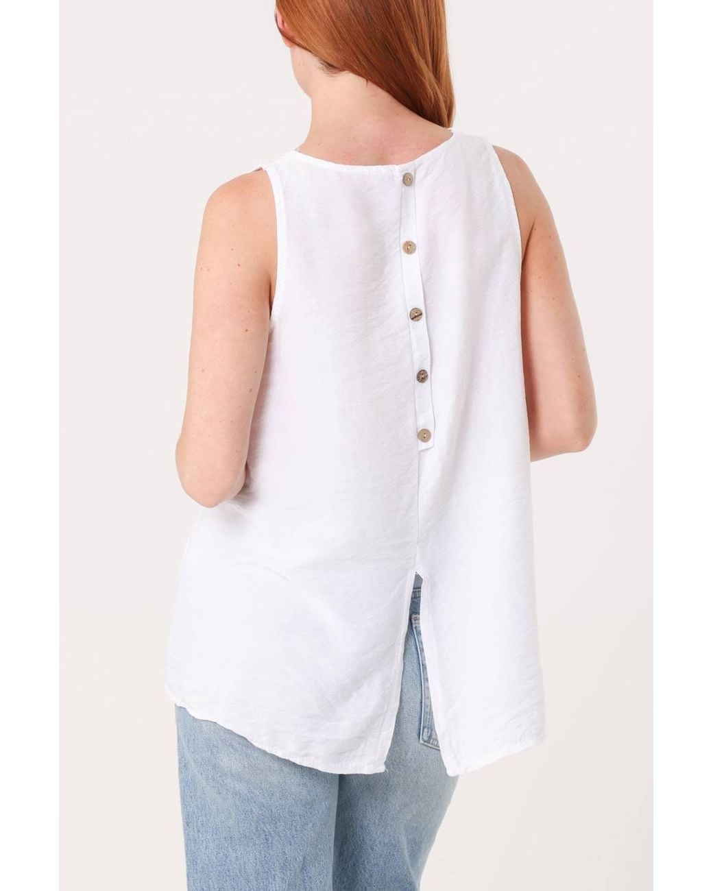 Blue Vanilla White Sleeveless Crew Top