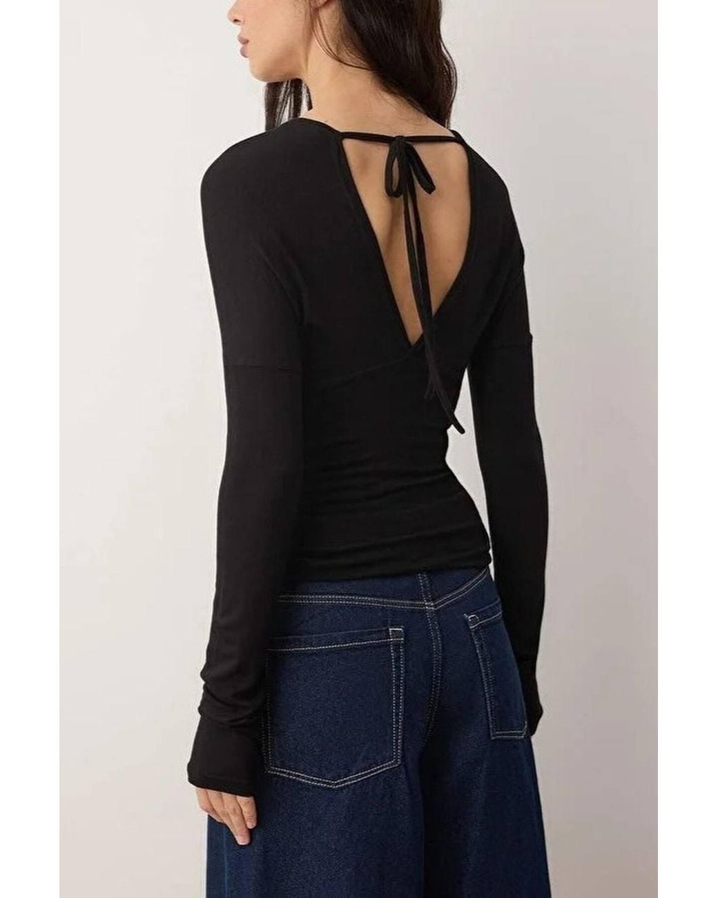 WOVCOR Blue V Neck Regular Knit Blouse W/ Flowy Fit & Back Detail