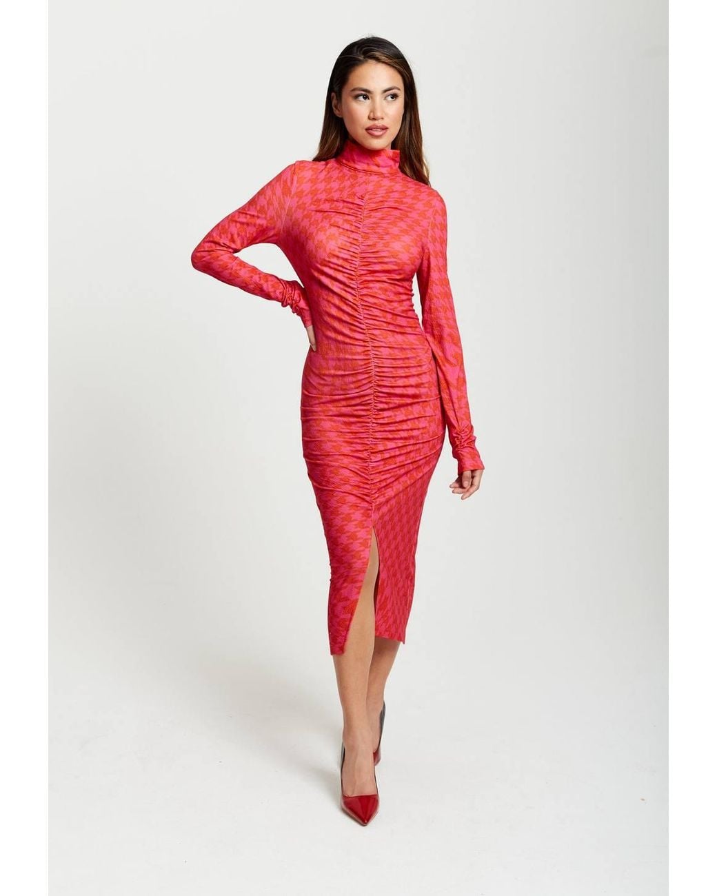 Liquorish Red Distorted Houndstooth Print Fitted Midi Dress W/ High Neck & Ruching Detail
