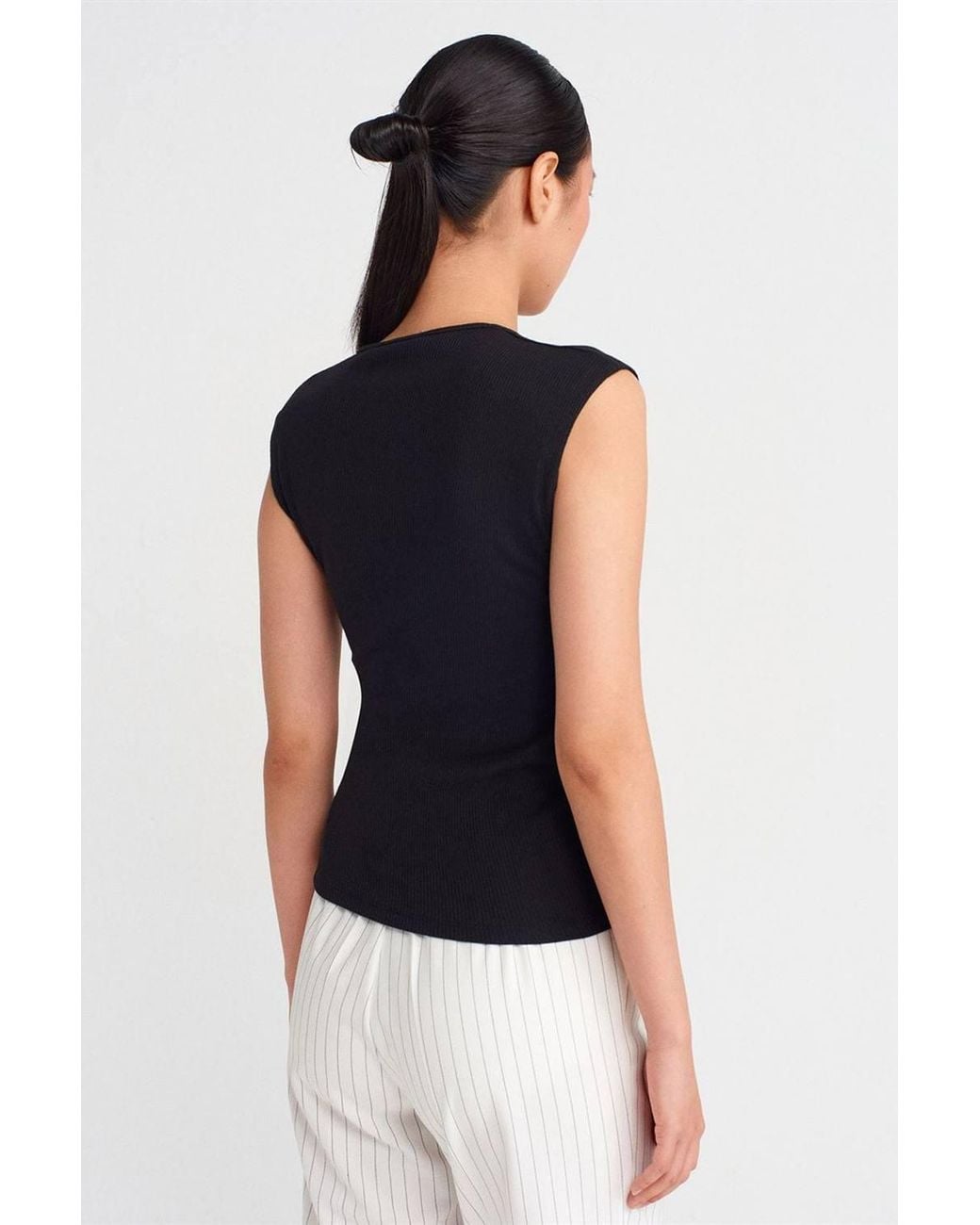 Dilvin Black Sleeveless Ribbed Button-Front Blouse
