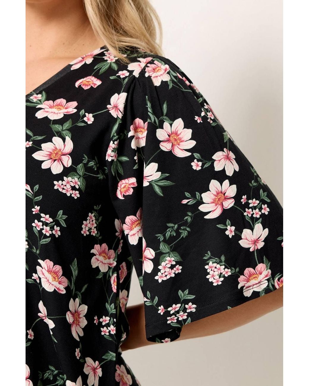 Yours Black Floral Pleat Front Top