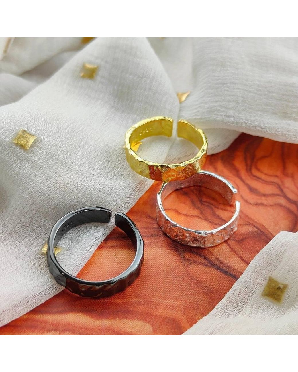 The Colourful Aura Gray Adjustable Hammered Sterling Bohemian Toe Ring