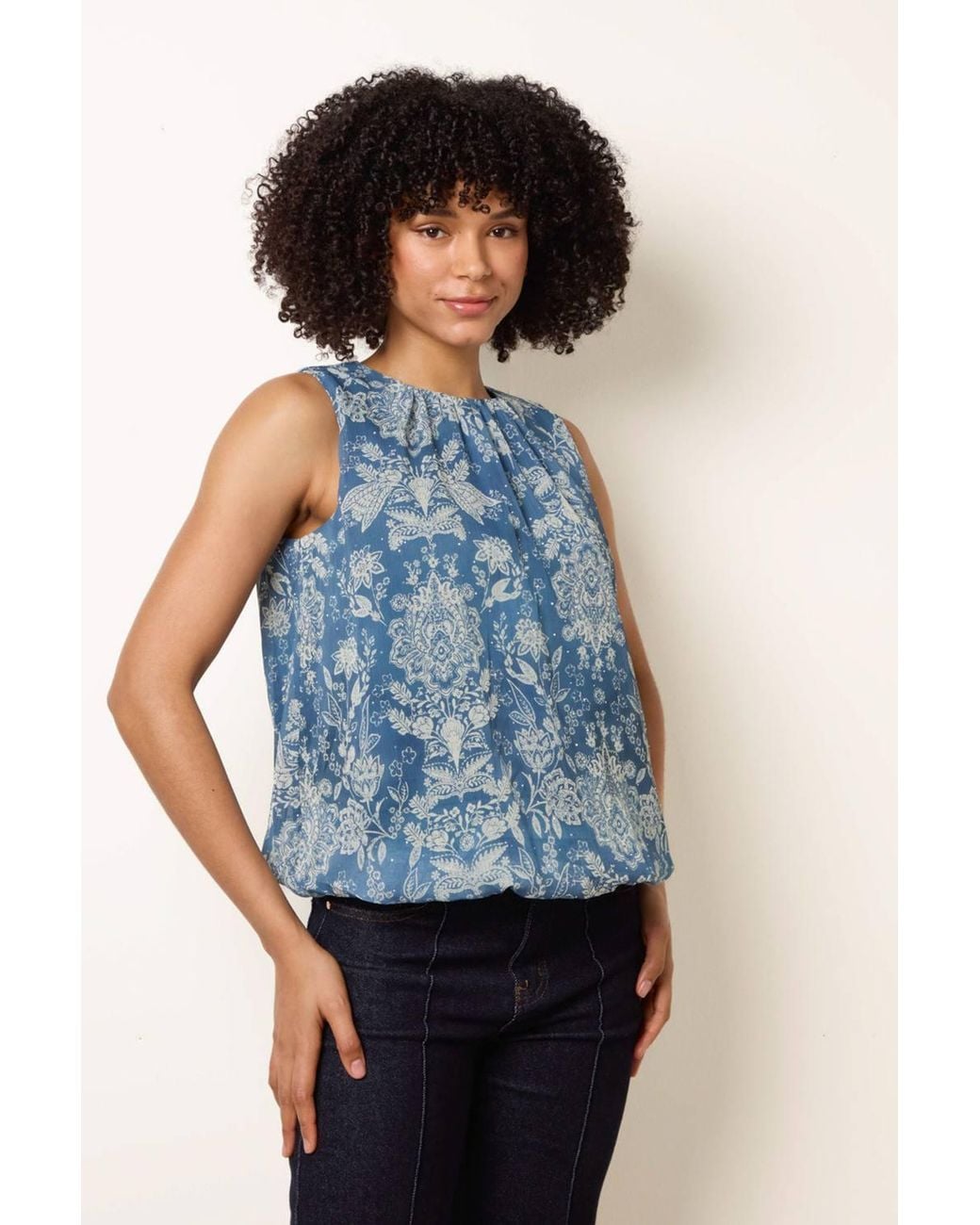 Blue Vanilla Blue Sleeveless Round Neck Blouse