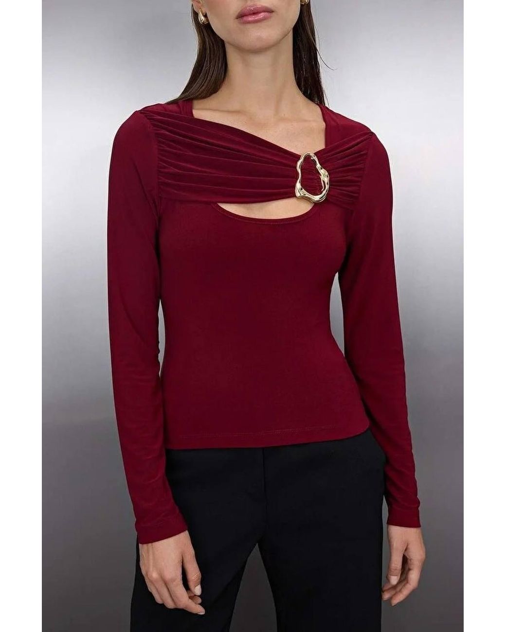 WOVCOR Red Fitted Stretch Knit Blouse W/ Cut Out & Hardware Detail