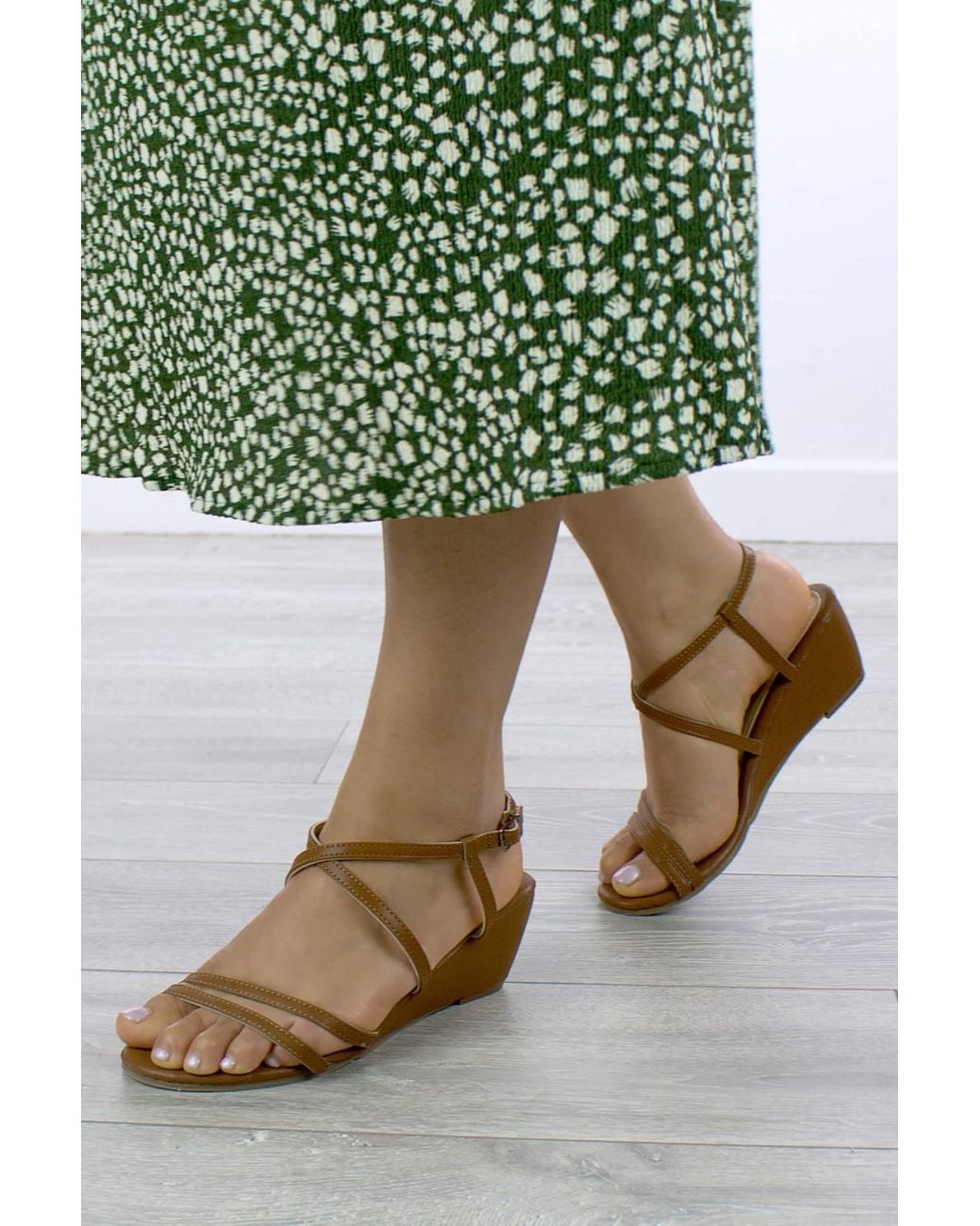 AJVANI Green Mid Wedge Heel Buckle Up Strappy Sandals