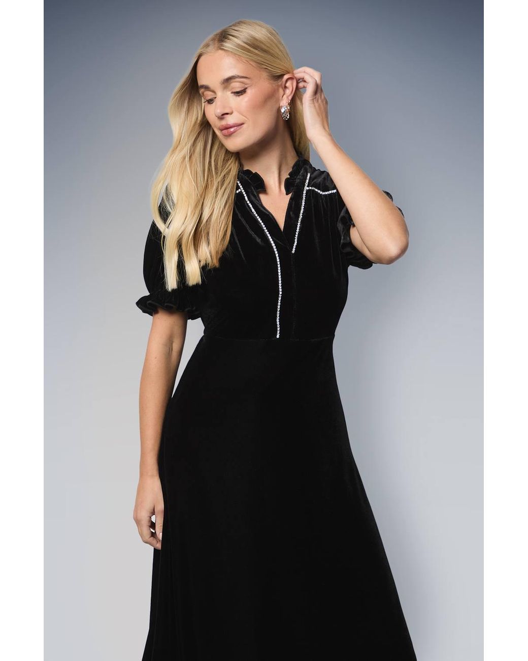 Wallis Blue Petite Velvet Embellished Midi Dress