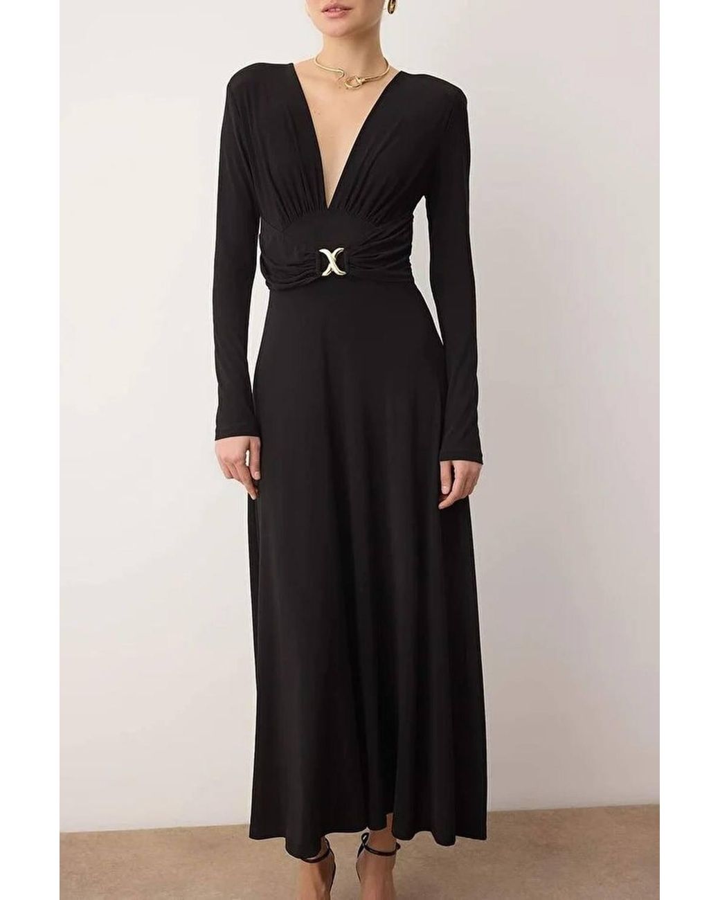WOVCOR Black Padded V Neck Maxi Knit Dress W/ Waist Hardware Detail
