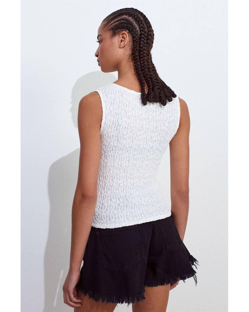 Dilvin White Fitted Sleeveless Lace-Knit Blouse