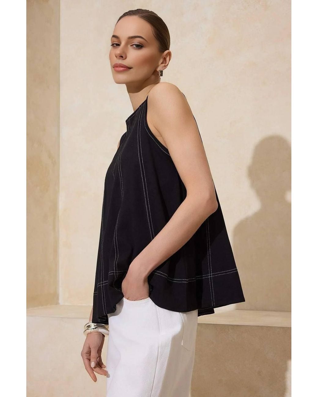 WOVCOR Black Relaxed Crew Neck Sleeveless Stitched Detail Knitted Blouse