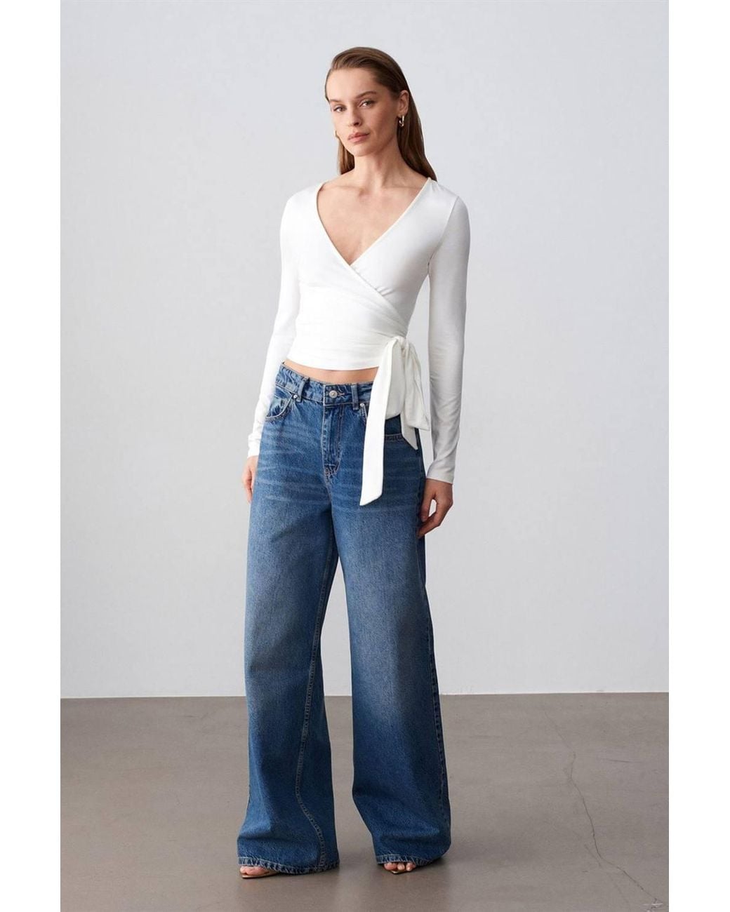 Dilvin White Crop Wrap Blouse With Tie Detail