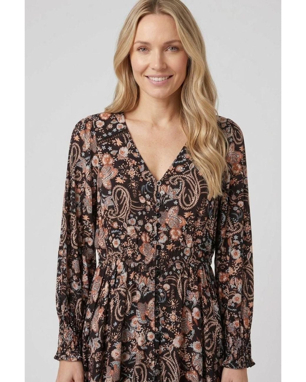 Izabel London Black Paisley Shirred Long Sleeve Maxi Dress