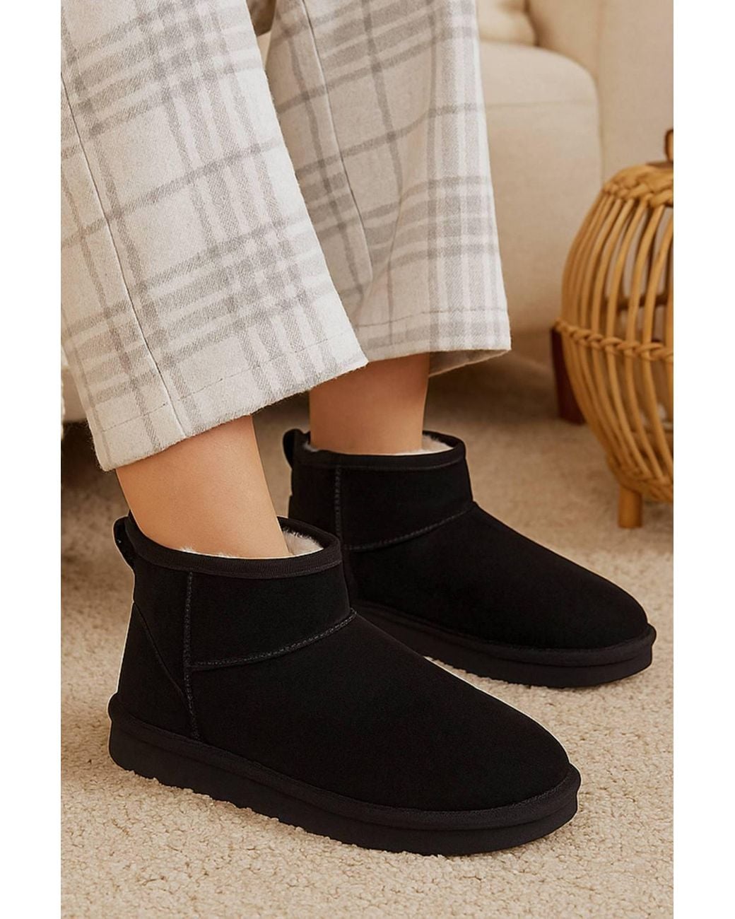 AJVANI Black Faux Fur Lined Mini Ankle Boot Slippers