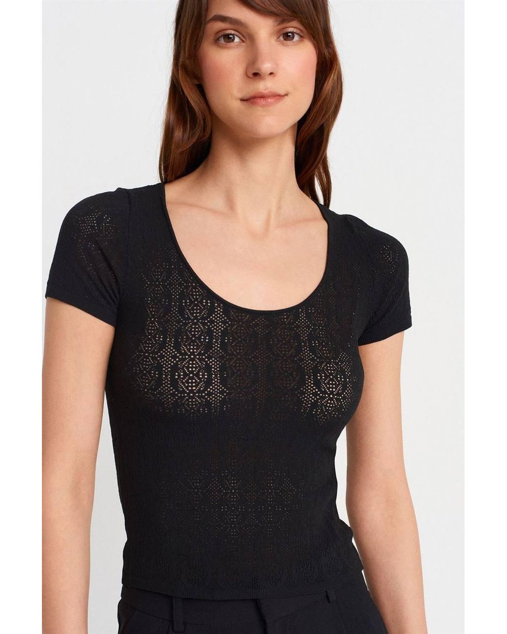 Dilvin Black Slim Fit Ribbed Textured Blouse