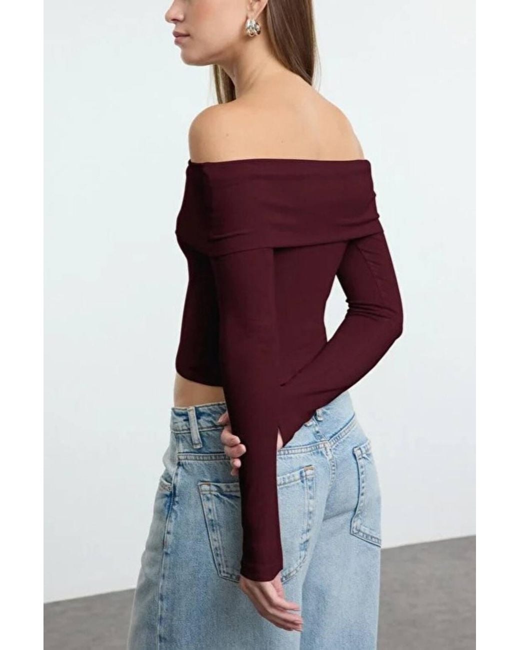 WOVCOR Red Off-Shoulder Carmen Collar Crop Knit Top