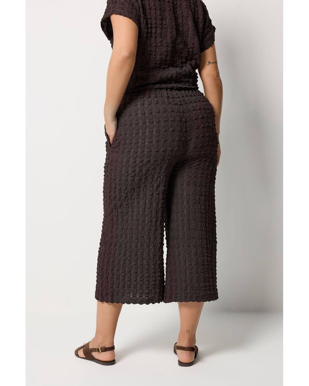 Yours Black Bubble Textured Cropped Trousers