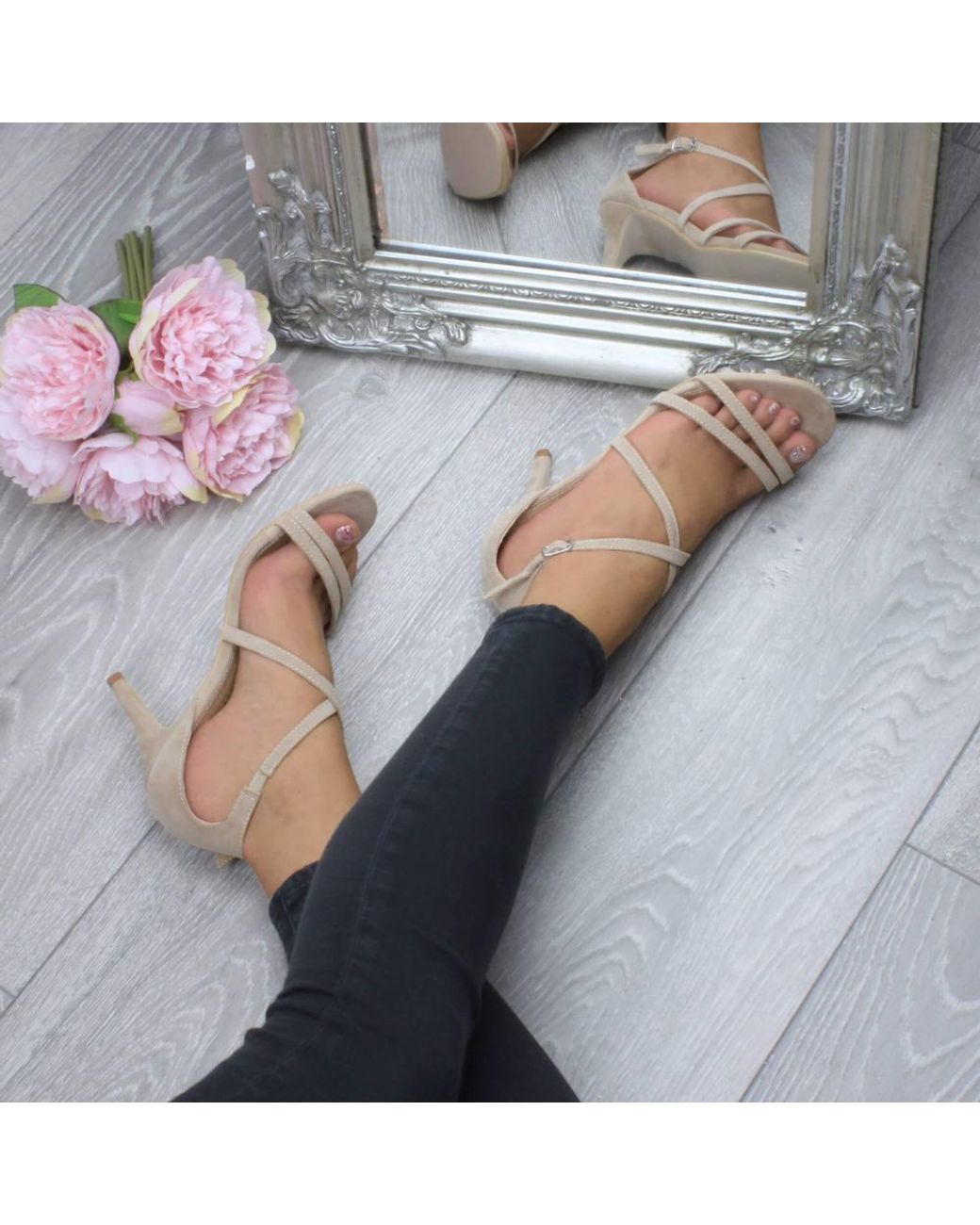 AJVANI Natural High Heel Crossed Straps Buckle Strappy Sandals