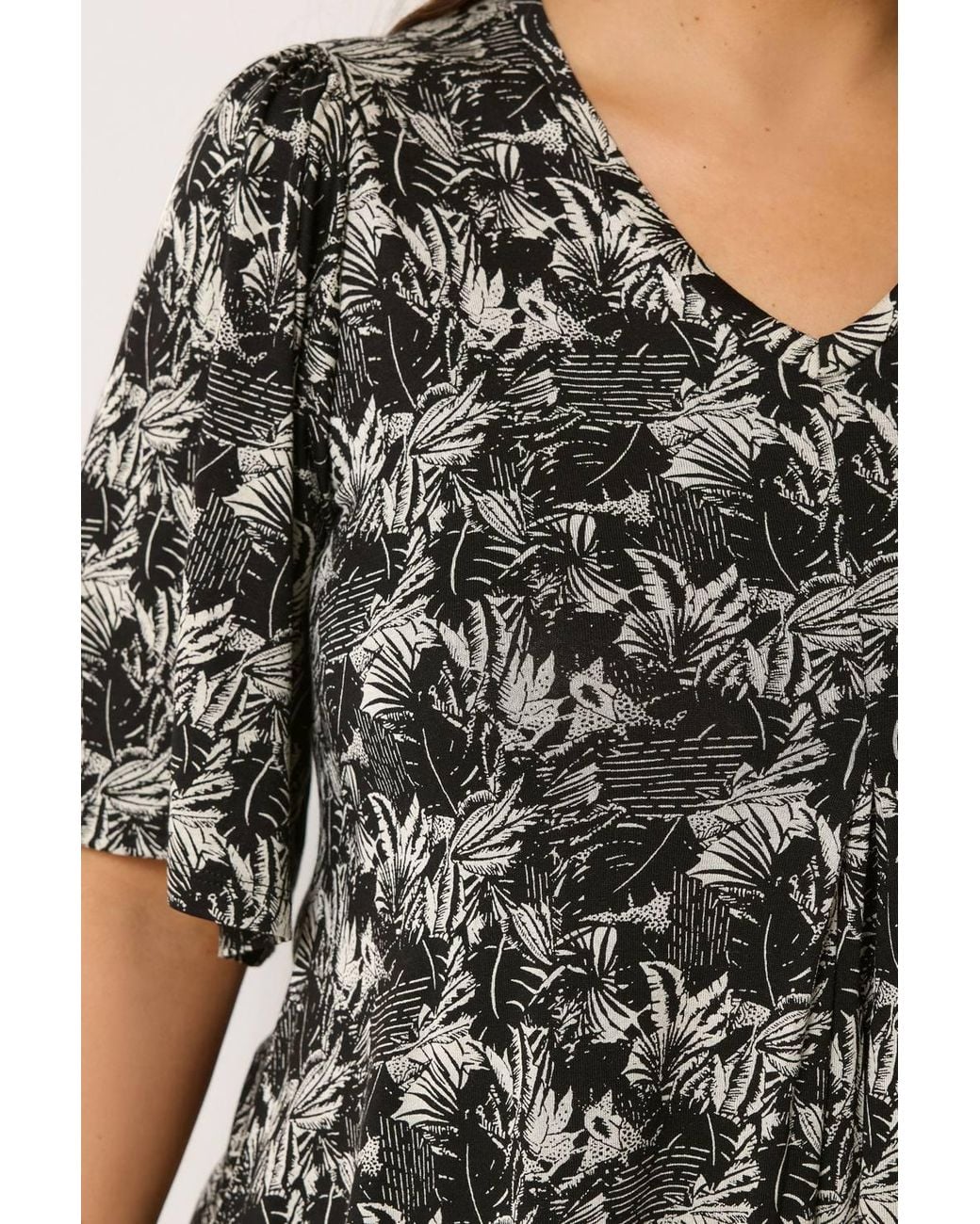 Yours Black Palm Leaf Pleat Front Top
